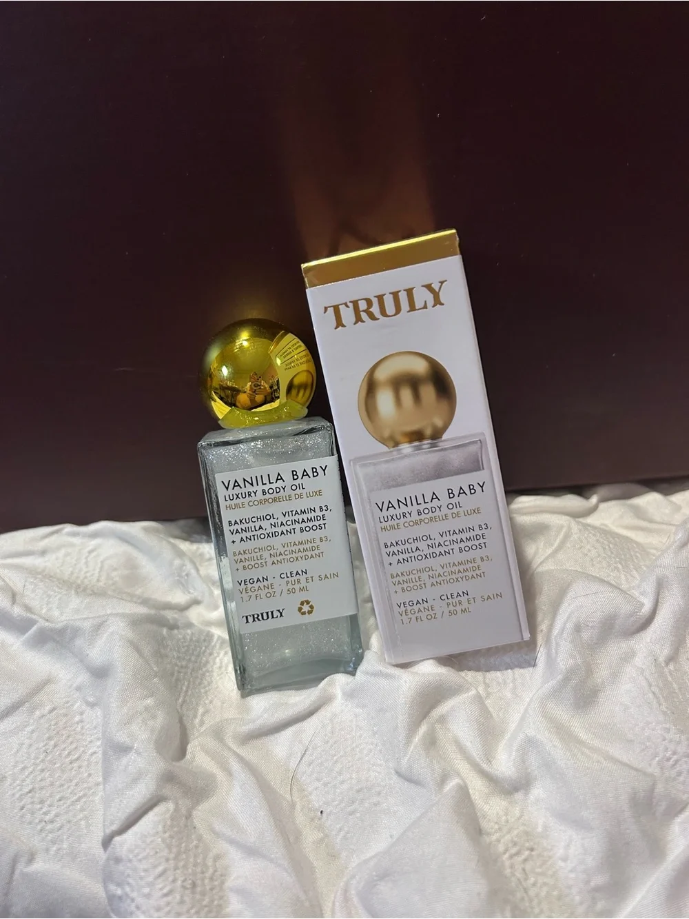 TRULY Vanilla Baby Luxury Body Oil - Gold & White